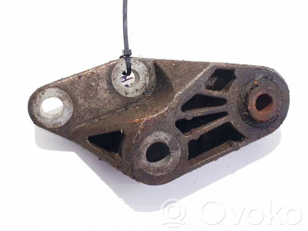 Engine mounting bracket   CC3139010,CC3139010