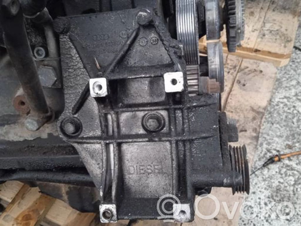 Volkswagen PASSAT B5 Supporto di montaggio del motore (usato)
