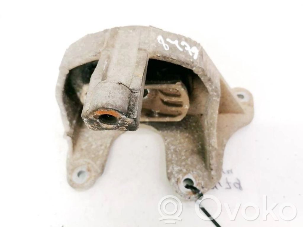 Supporto di montaggio del motore