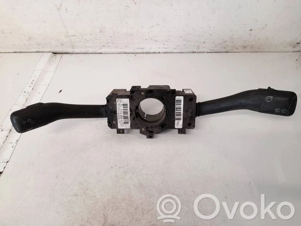 Volkswagen Golf IV Leva/interruttore dell’indicatore di direzione e tergicristallo