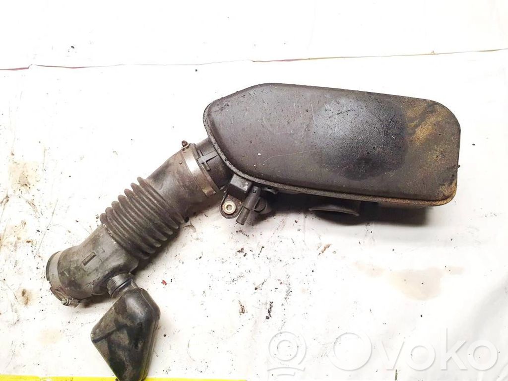 Subaru Impreza II Oro filtro dėžė 