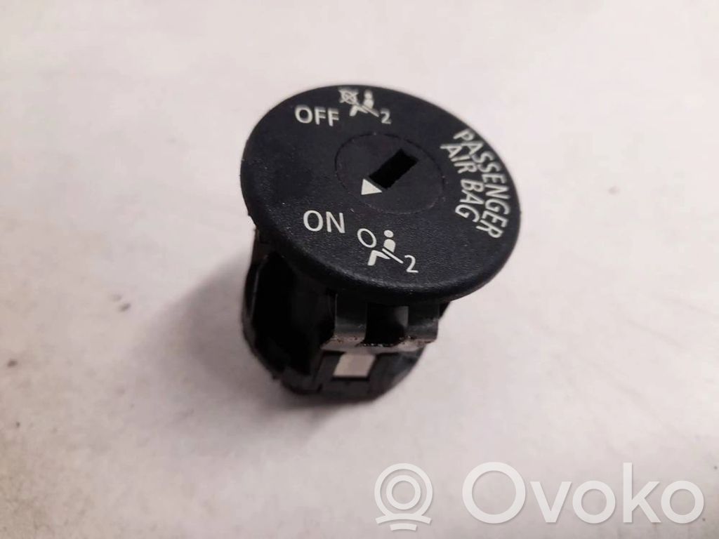 BMW 3 F30 F35 F31 Comutator pornit/oprit airbag pasager 