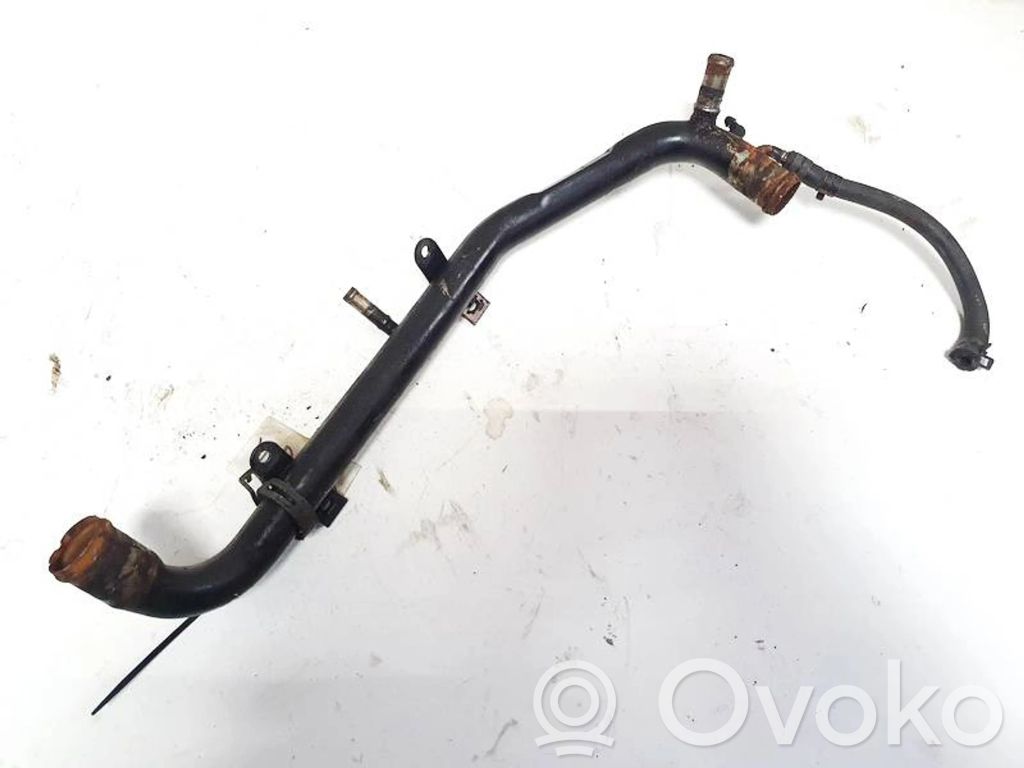Audi A4 S4 B5 8D Moottorin vesijäähdytyksen putki/letku 