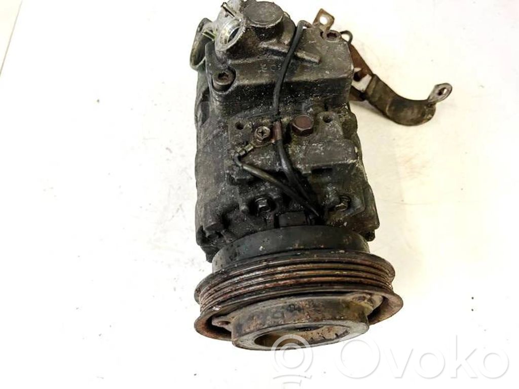 Volkswagen PASSAT B5.5 Ilmastointilaitteen kompressorin pumppu (A/C) 