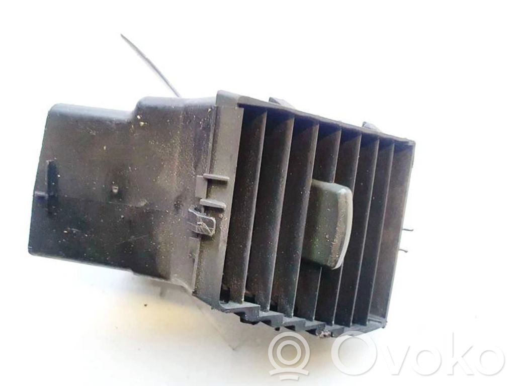 Grille d'aération centrale   A1007010,A1007010