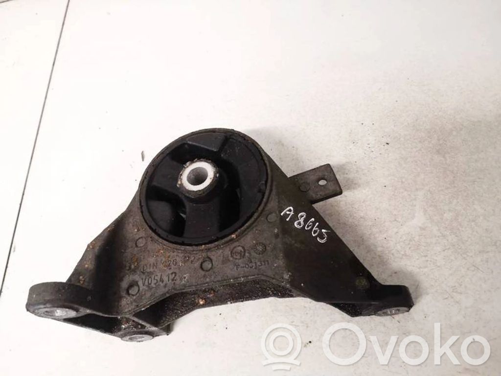 Engine mount bracket   V05412,V05412