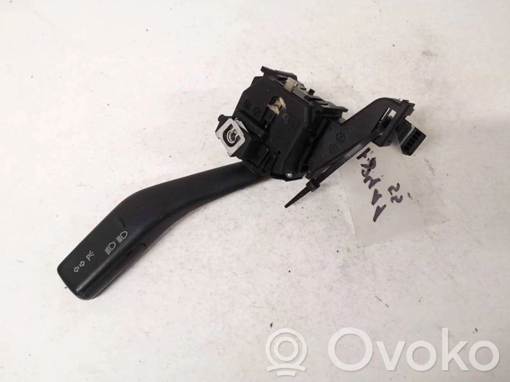 Volkswagen Golf V Leva indicatori 