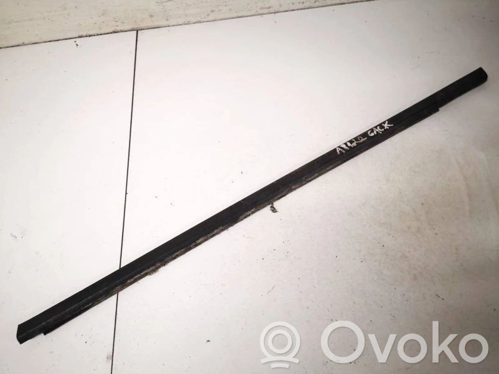 Saab 9-5 Verkleidung Türfenster Türscheibe hinten
