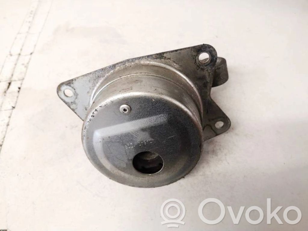 Engine mount bracket   V05364,V05364
