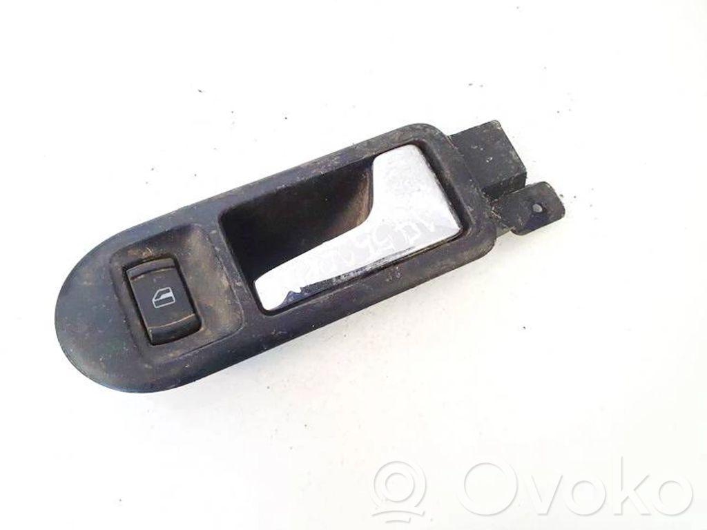Volkswagen PASSAT B5 Maniglia interna per portiera anteriore