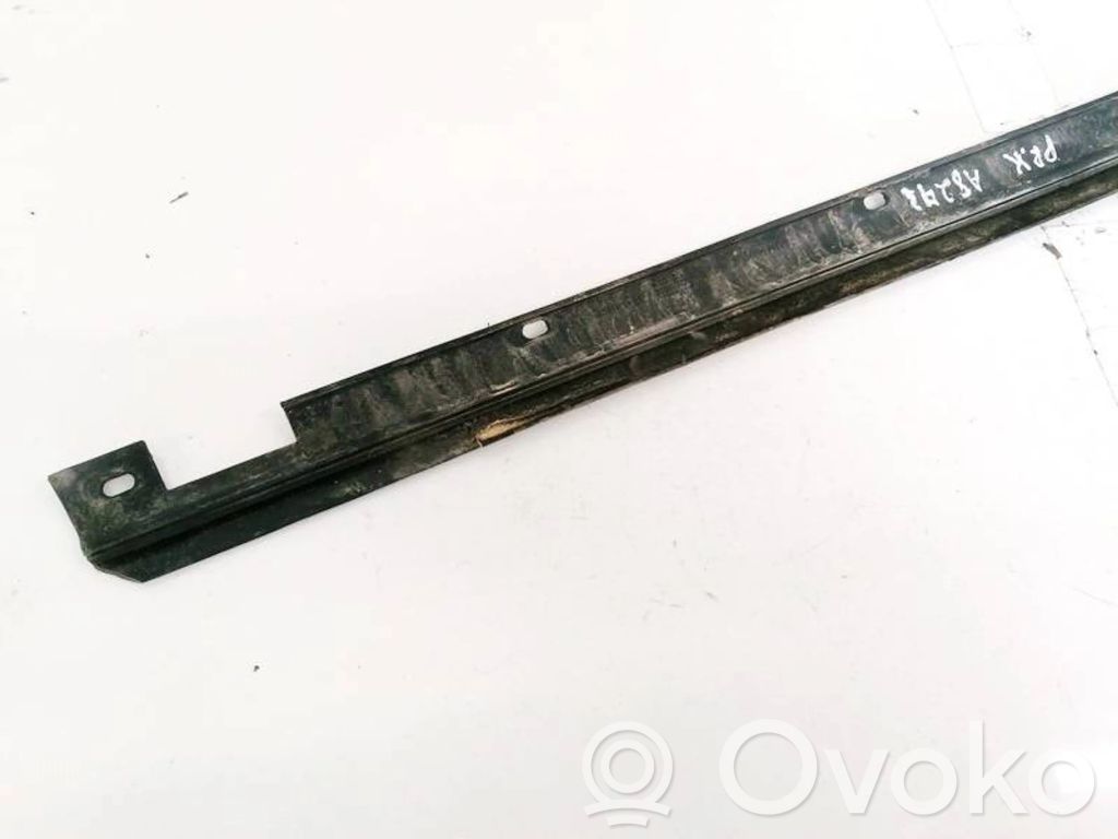 Audi A4 S4 B5 8D Rivestimento modanatura del vetro della portiera anteriore 
