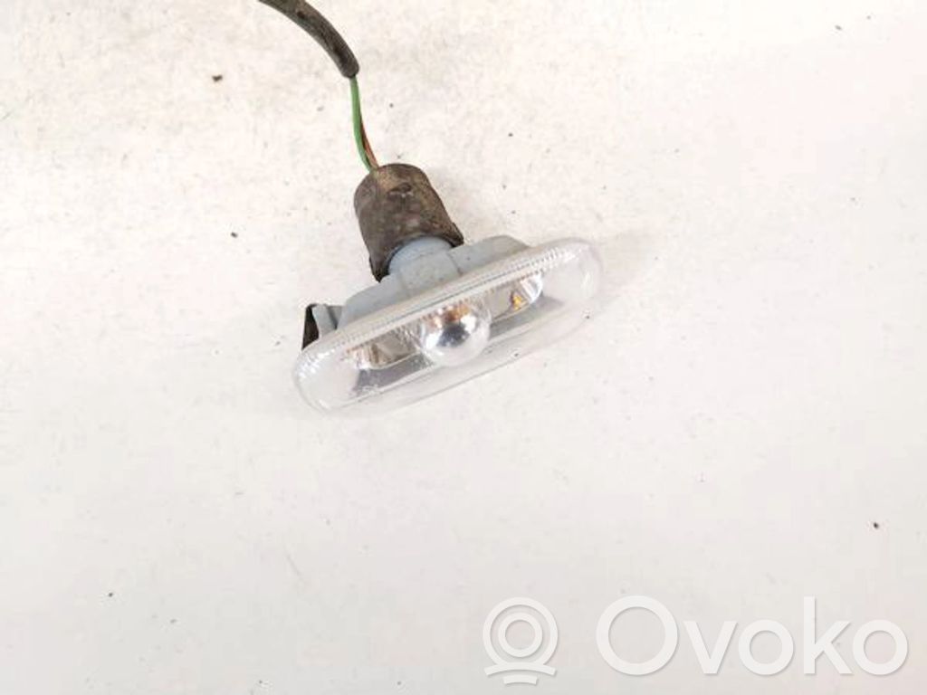Audi A4 S4 B7 8E 8H Indicatore di direzione del parafango anteriore