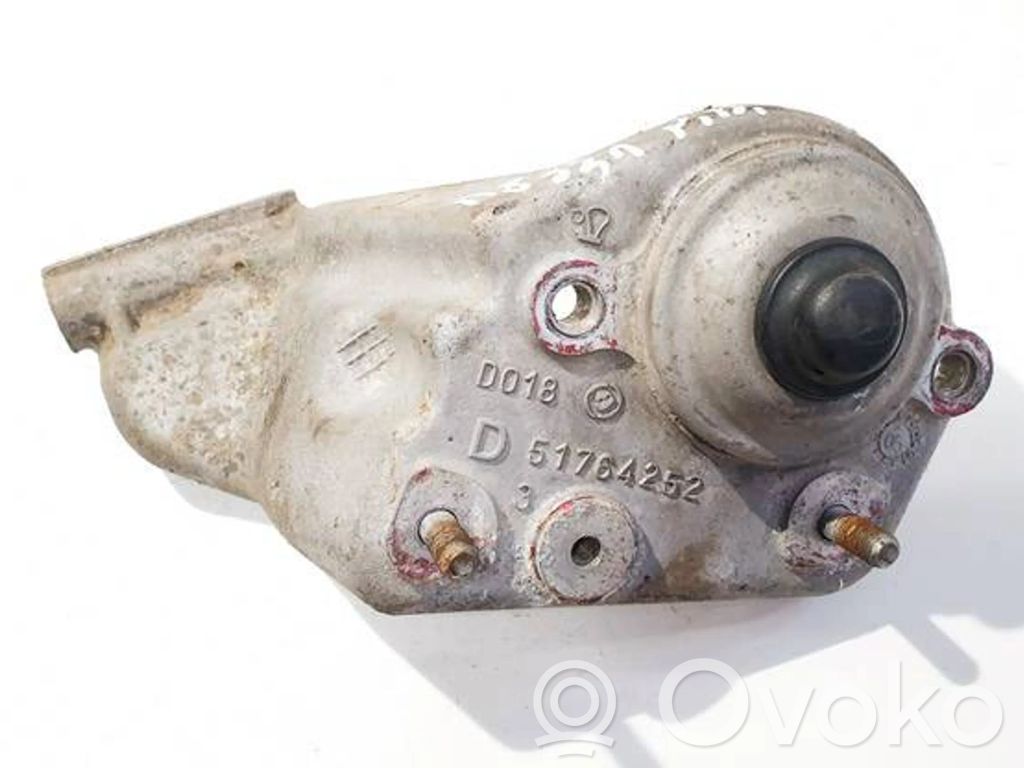 Alfa Romeo 147 Кронштейн крепления двигателя 