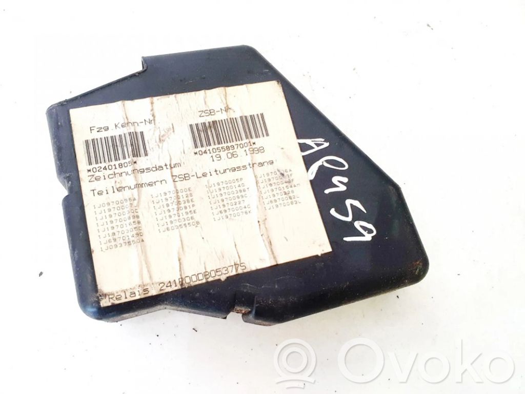 Volkswagen Golf IV Couvercle de boîte à fusibles
