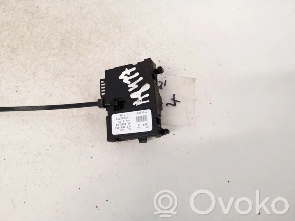 Skoda Octavia Mk2 (1Z) Uchwyt / Rączka regulacji kierownicy