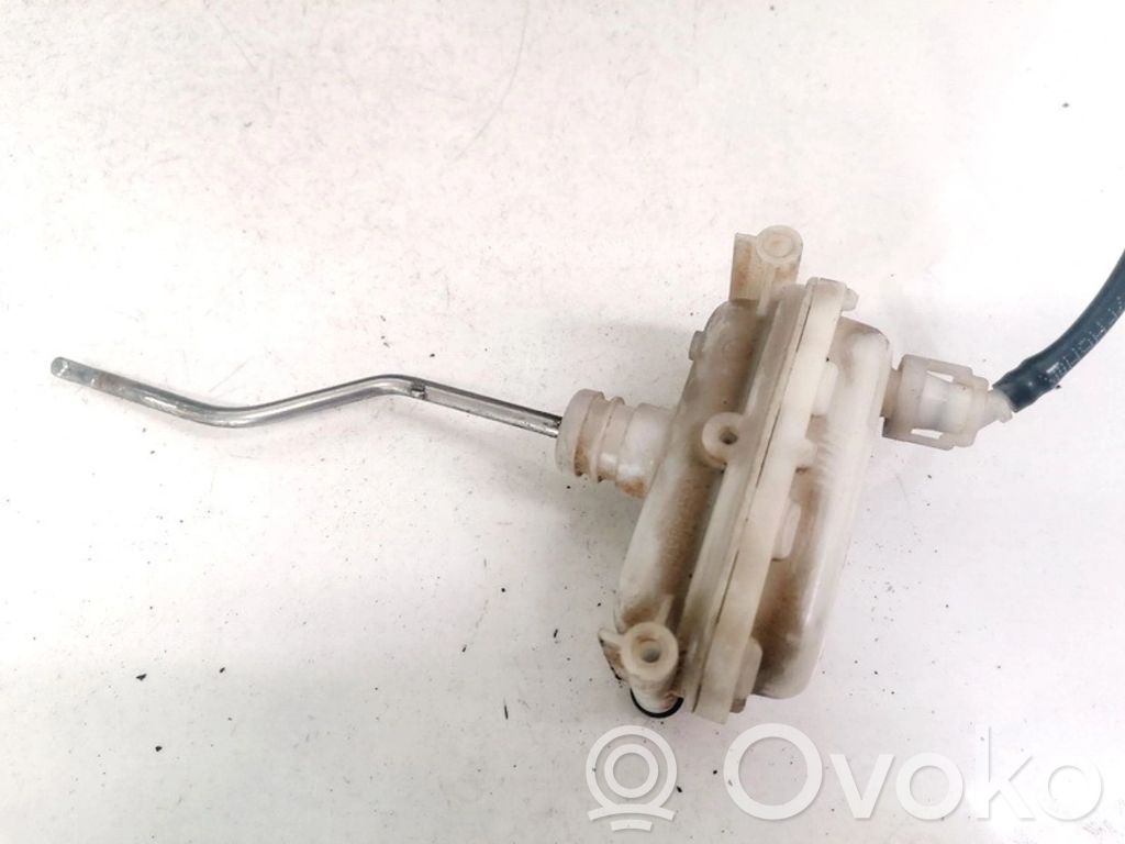 Volkswagen PASSAT B4 Pompă vacuum închidere centralizată 