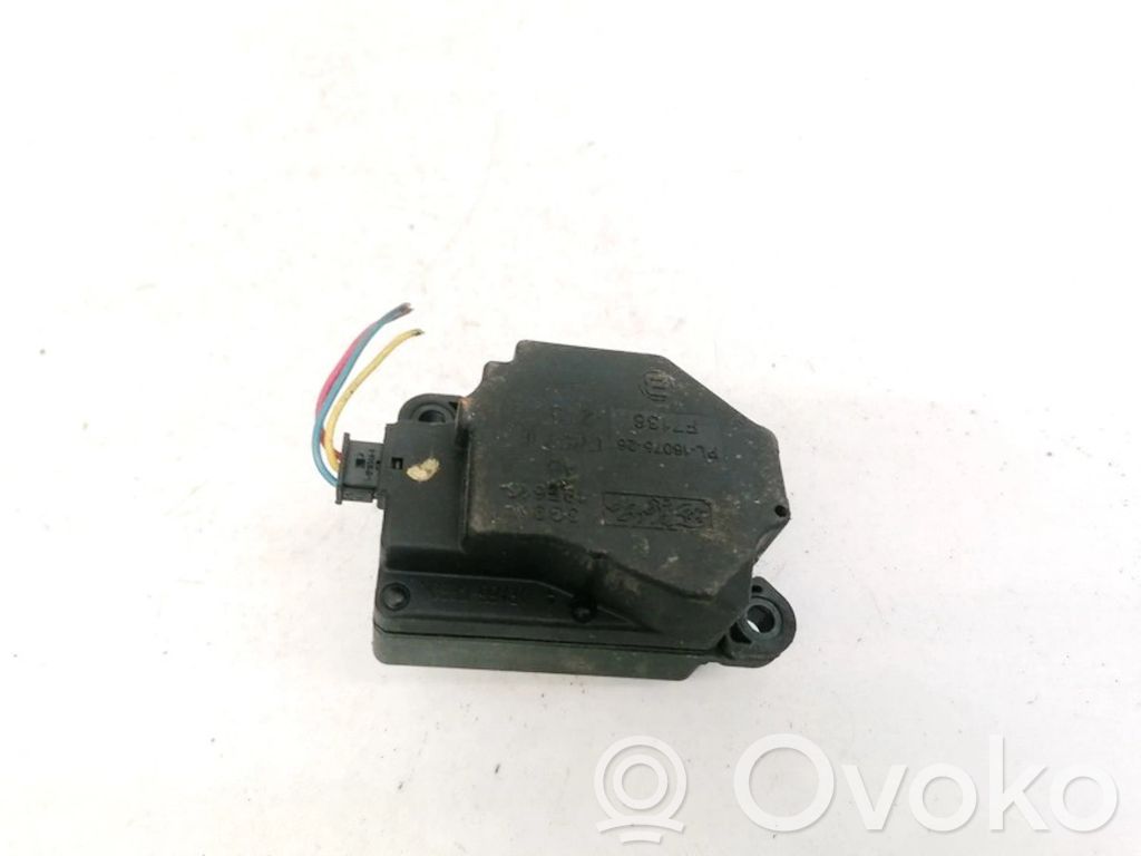 Volvo V70 Moteur / actionneur de volet de climatisation 