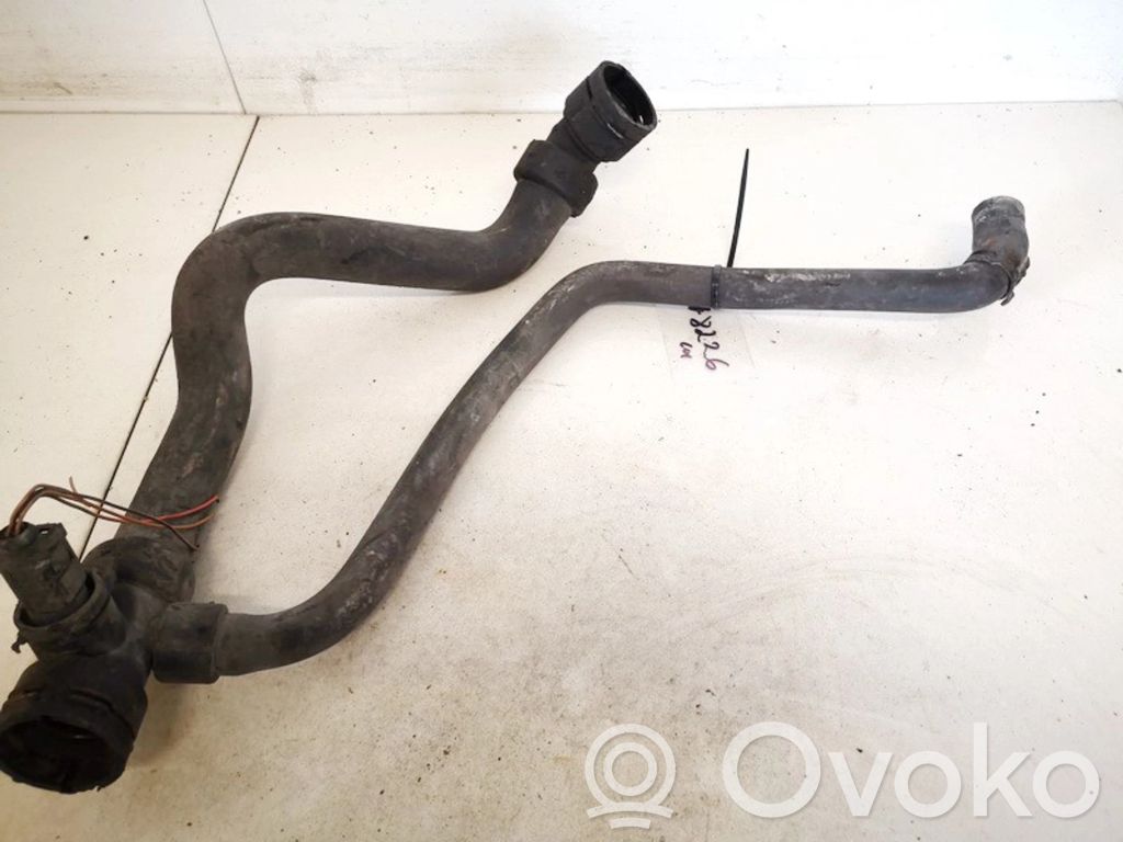 Volkswagen PASSAT B5.5 Conductă/furtun lichid de răcire motor 