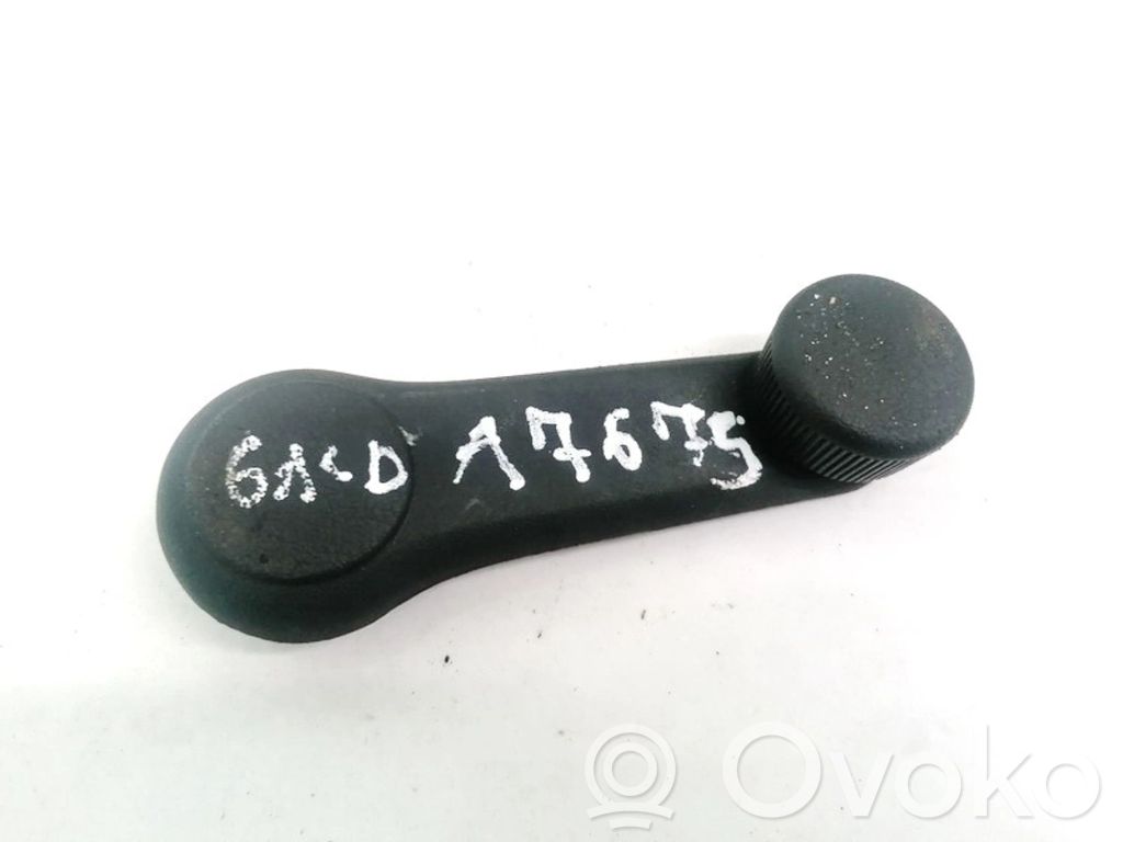 Asa de la ventanilla de la puerta delantera   8263022001,8263022001,8263022001,8263022001