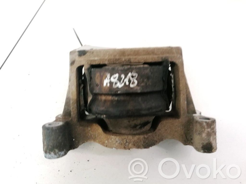 Engine mount bracket   WFJ174011,WFJ174011