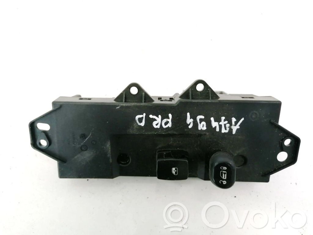 Chrysler Pacifica Electric window control switch 