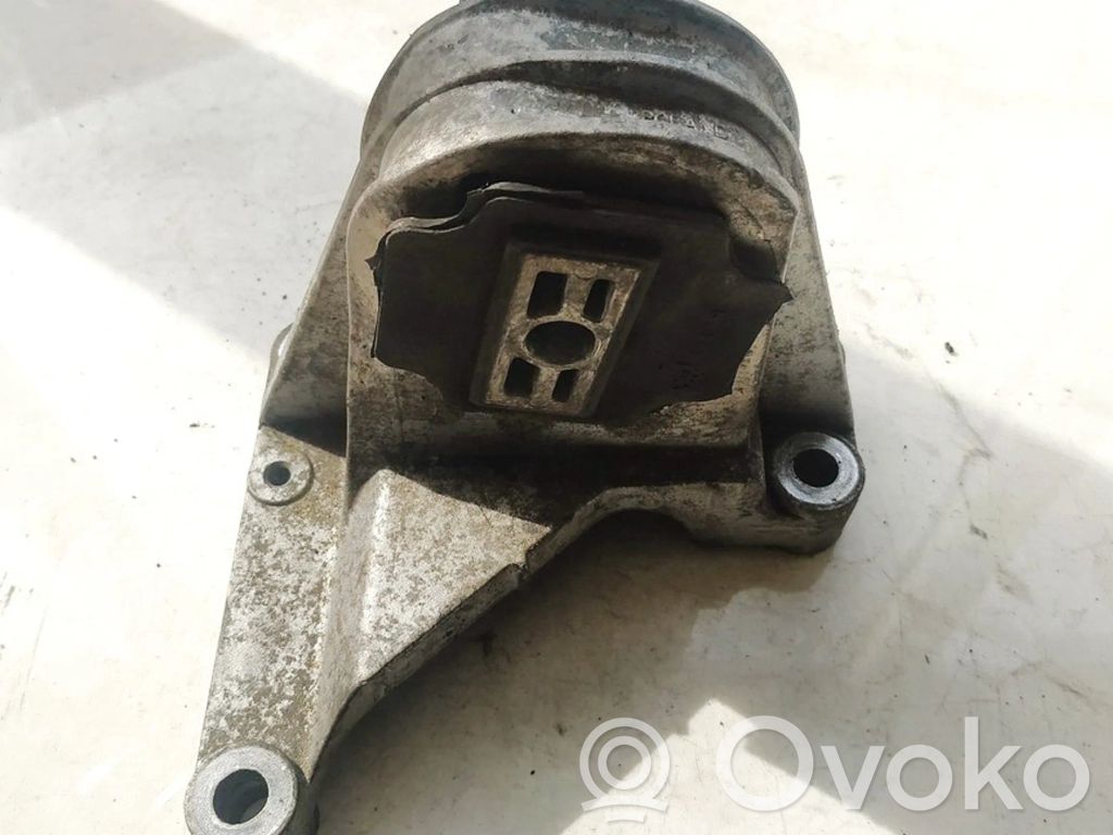 Volvo S60 Engine mount bracket 