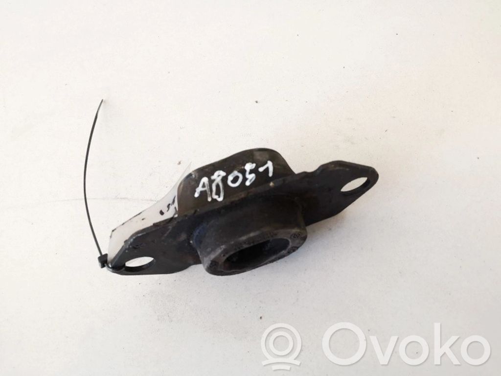Nissan Primera Engine mount bracket 