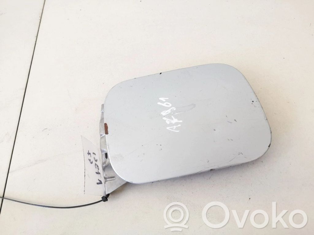 Audi A4 S4 B5 8D Bouchon, volet de trappe de réservoir à carburant