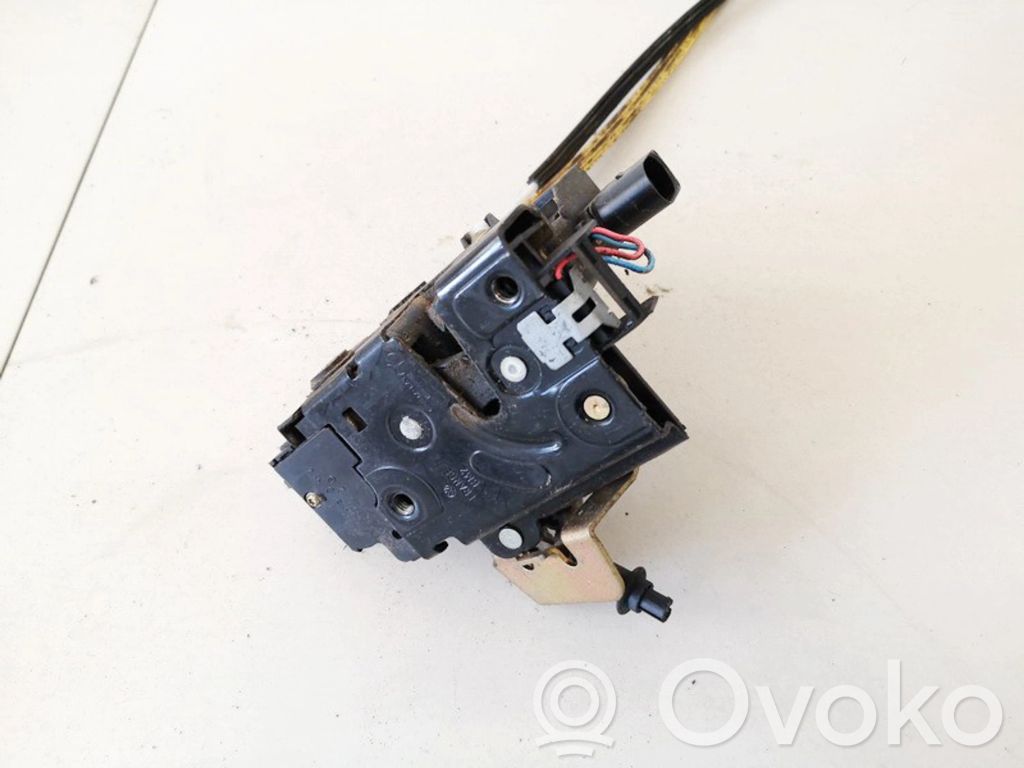 Audi A6 S6 C5 4B Zamek drzwi tylnych 