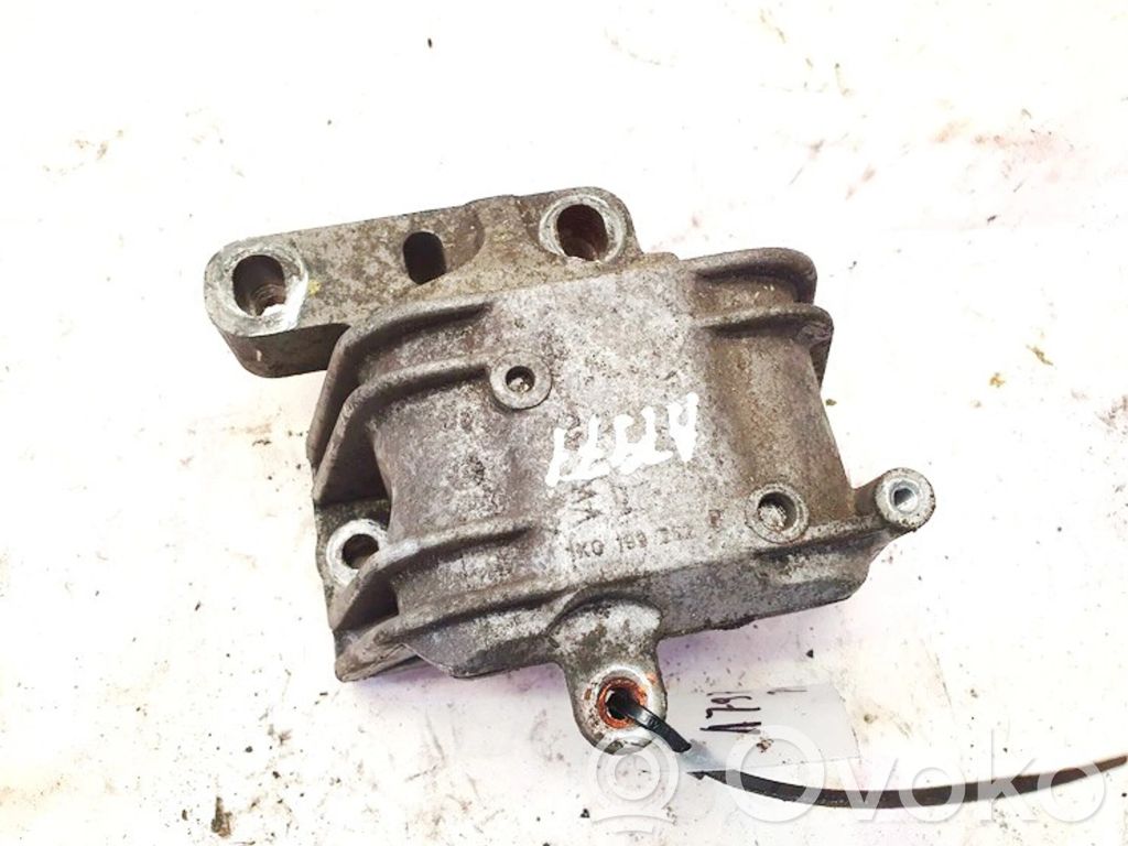 Volkswagen PASSAT B6 Suport tampon motor 