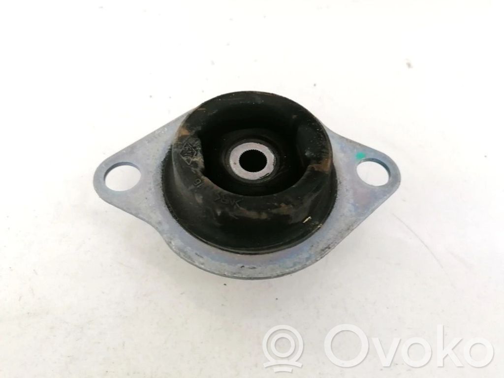 Renault Twingo II Engine mount bracket 