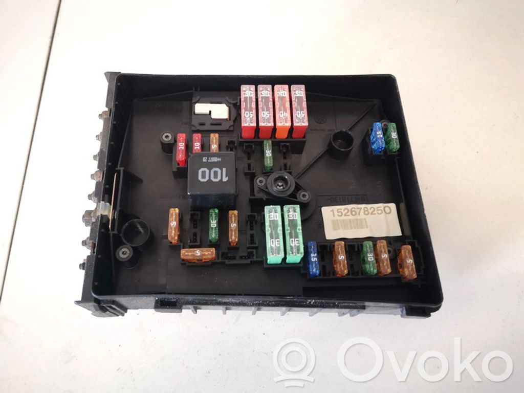 Volkswagen Golf V Boîte à fusibles