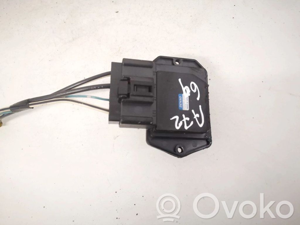 Toyota Avensis T250 Lämpöpuhaltimen moottorin vastus 