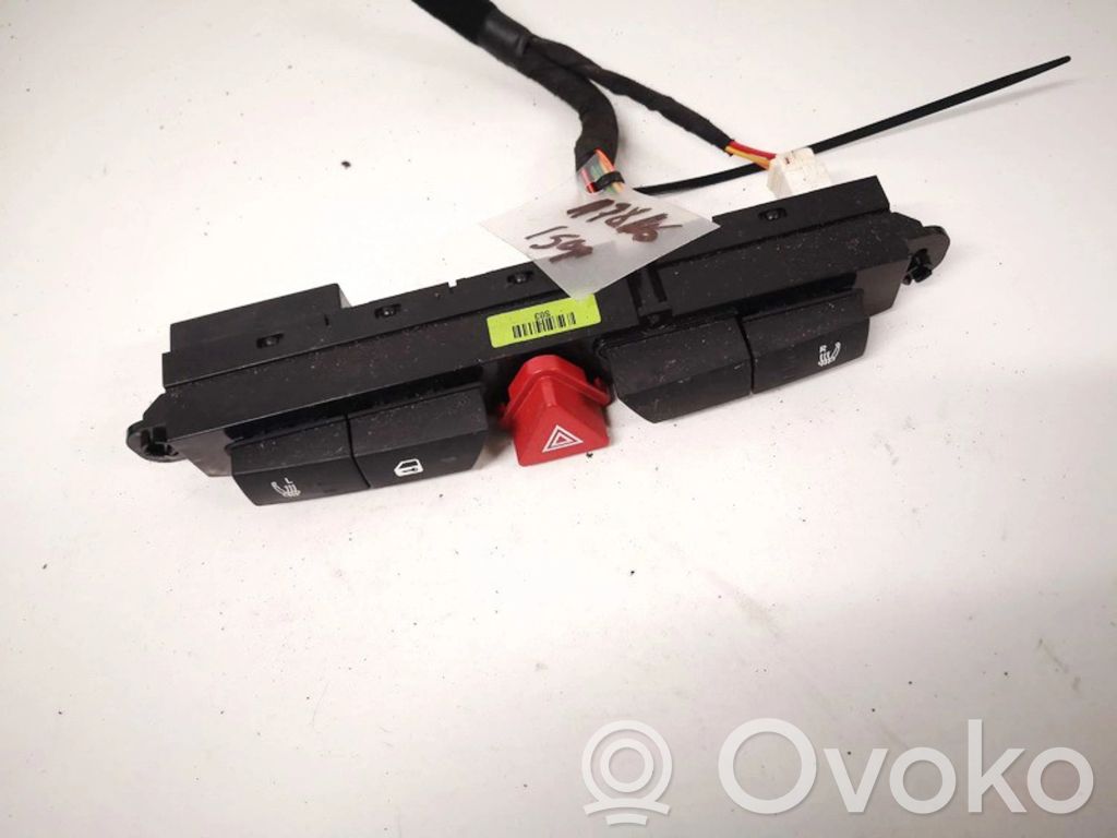 Botón interruptor de luz de peligro   937001H000,937001H000,937001H000,937001H010,937001H000