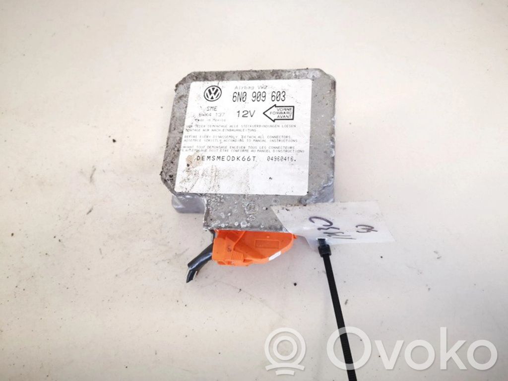 Volkswagen PASSAT B4 Unitate/modul de comandă airbaguri 