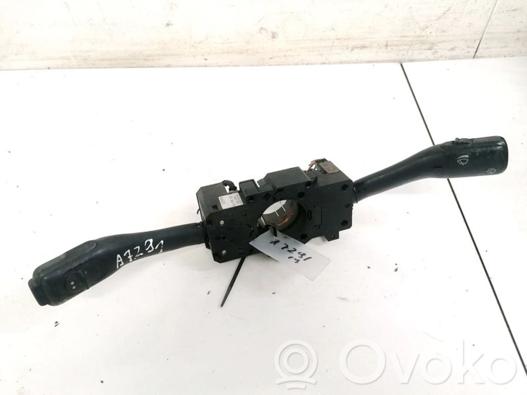 Volkswagen New Beetle Leva/interruttore dell’indicatore di direzione e tergicristallo