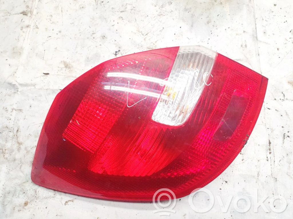Skoda Fabia Mk2 (5J) Lampă spate în caroserie 