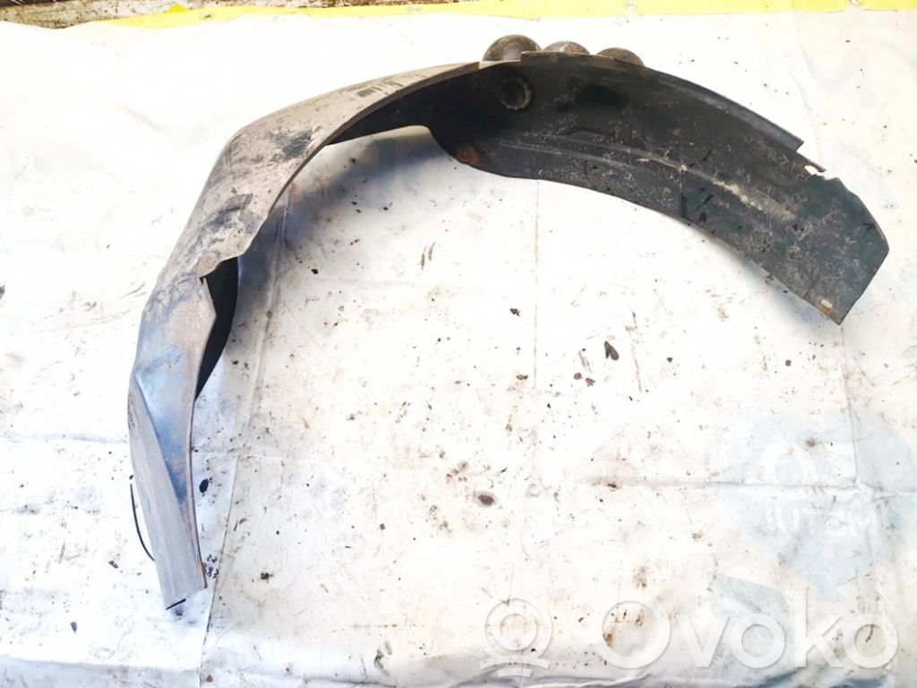 Volkswagen PASSAT B4 Nadkole przednie 