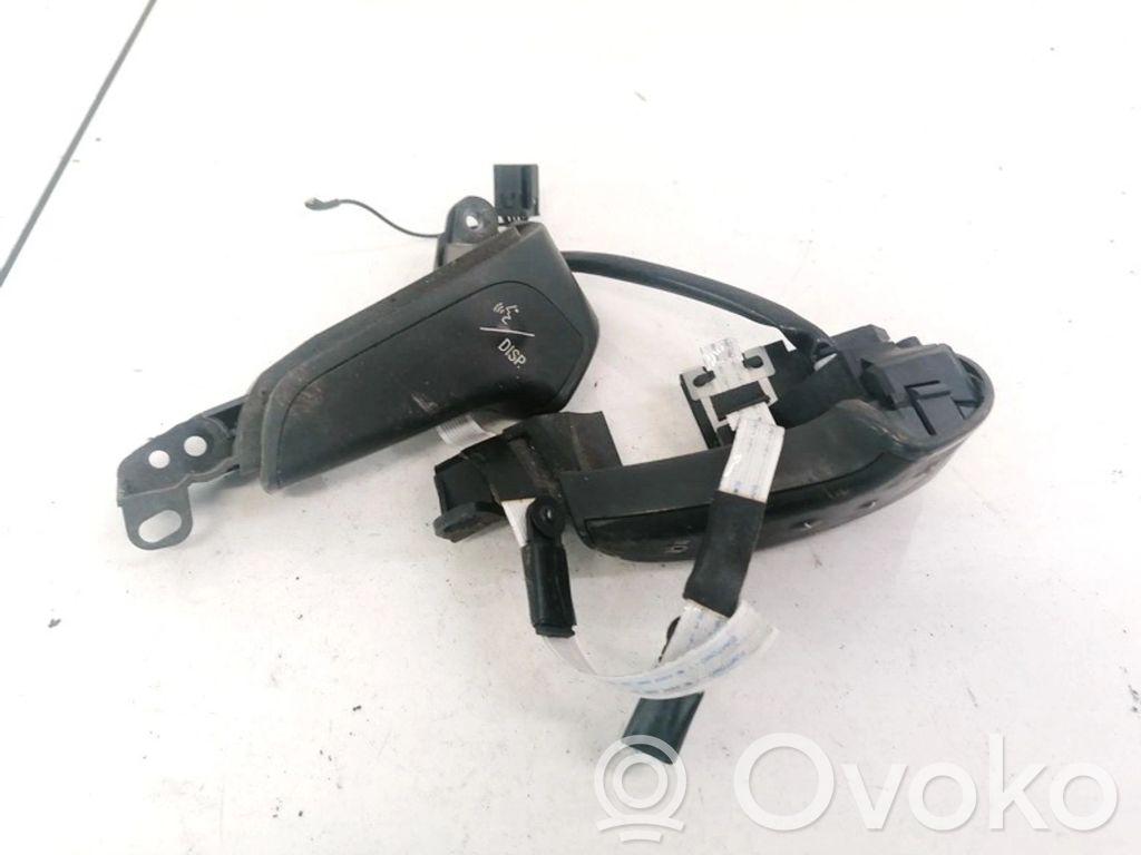 Toyota Avensis T250 Pulsanti/interruttori sul volante
