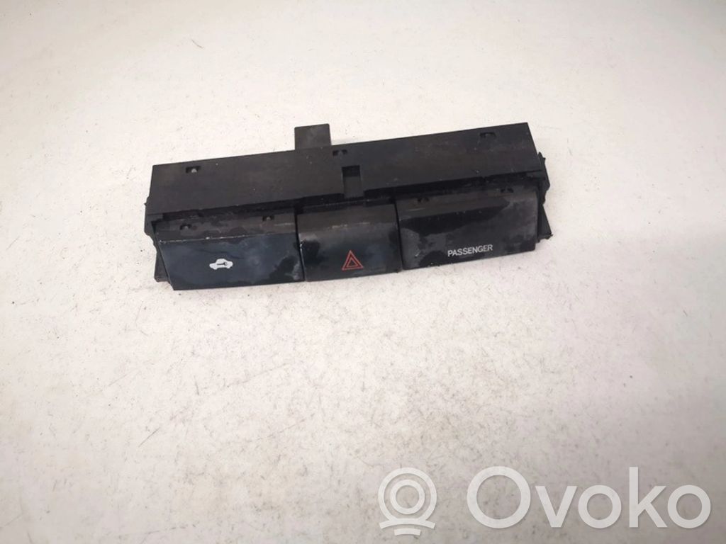 Botón interruptor de luz de peligro   153965,153965