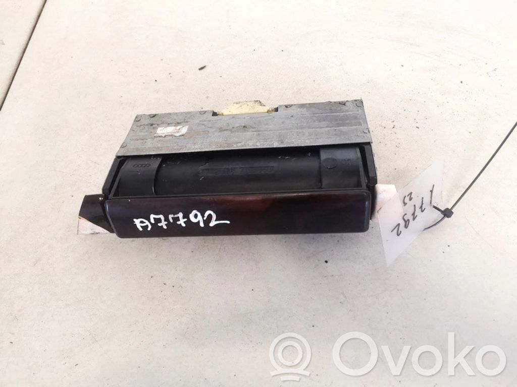 Audi A6 S6 C4 4A Posacenere auto