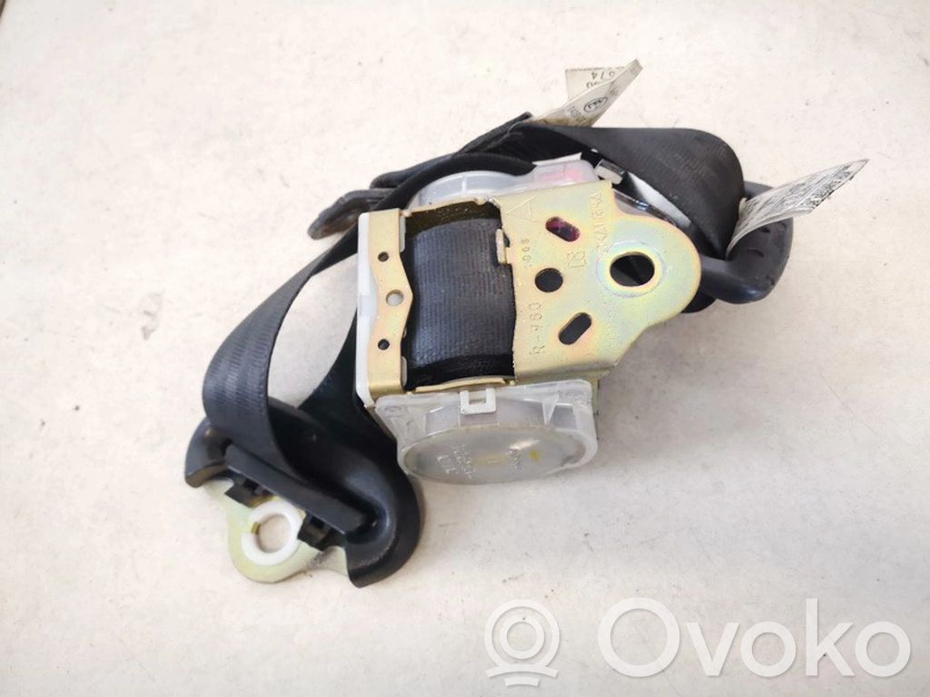 Toyota Yaris Cinturón trasero 