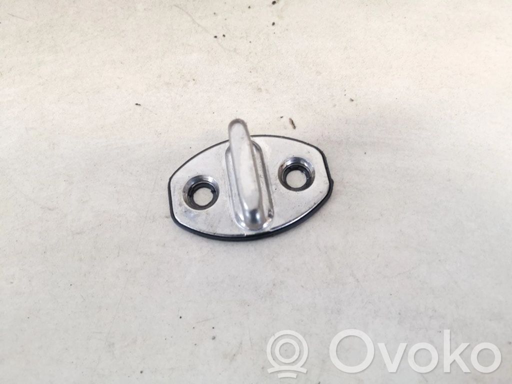 Volkswagen Tiguan Bridă/cârlig închidere ușă spate 