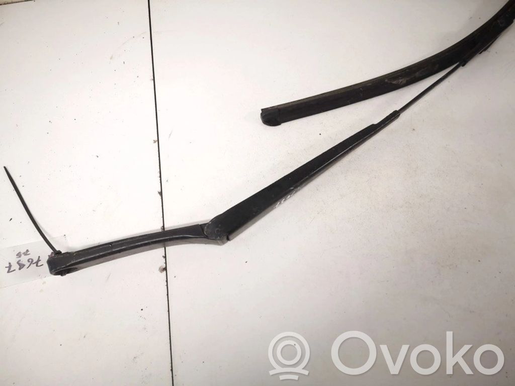 Volkswagen Jetta V Braț ștergător față 