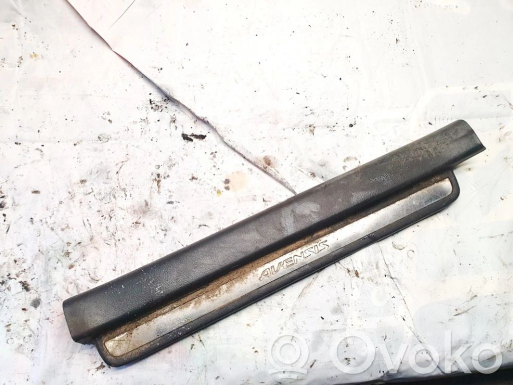 Toyota Avensis T250 Einstiegsleiste Zierleiste vorne 