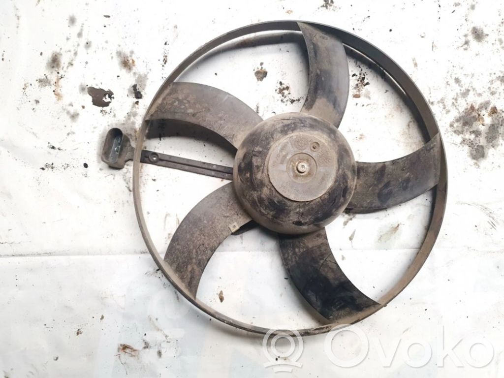 Volkswagen Polo IV 9N3 Tuulettimen juoksupyörä 