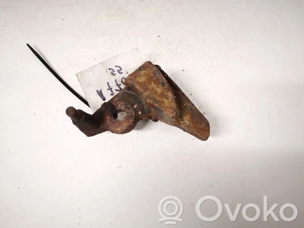 Volkswagen PASSAT B4 Łapa / Mocowanie silnika