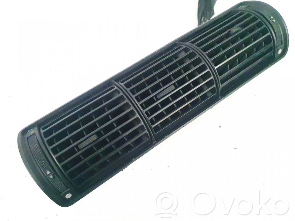 Grille d'aération centrale   8D0820951,8D0820951