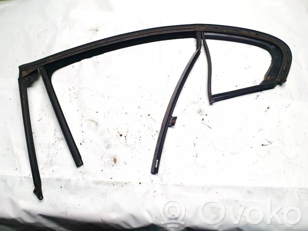 Opel Insignia A Uszczelka drzwi 
