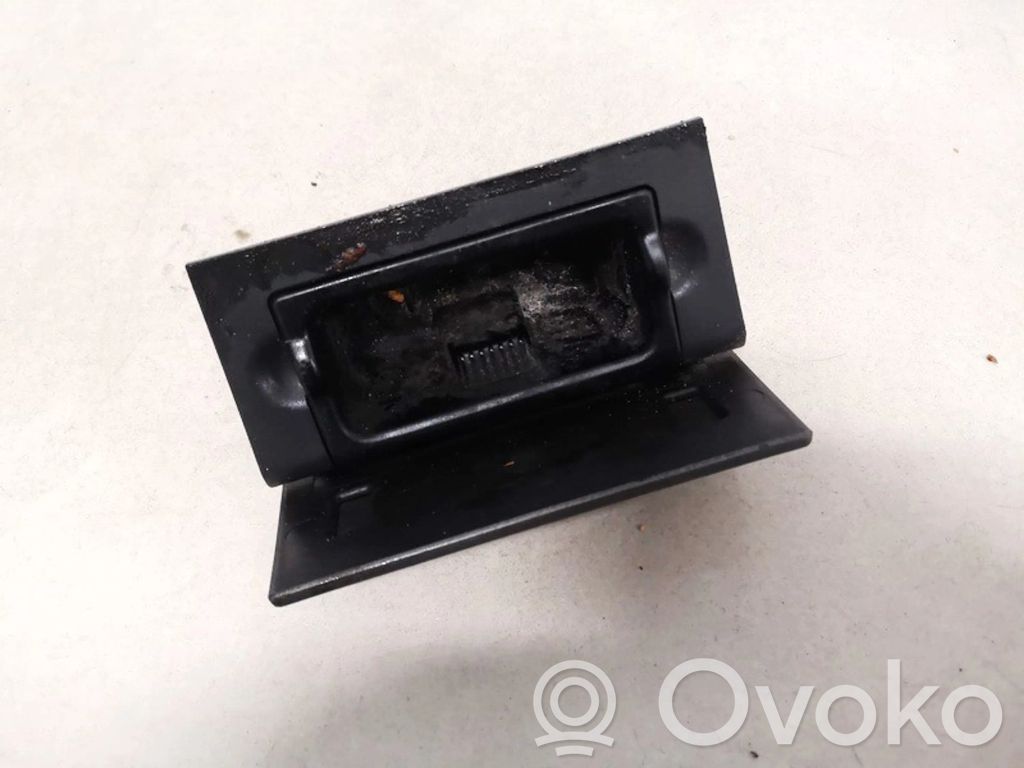 Opel Signum Posacenere auto 